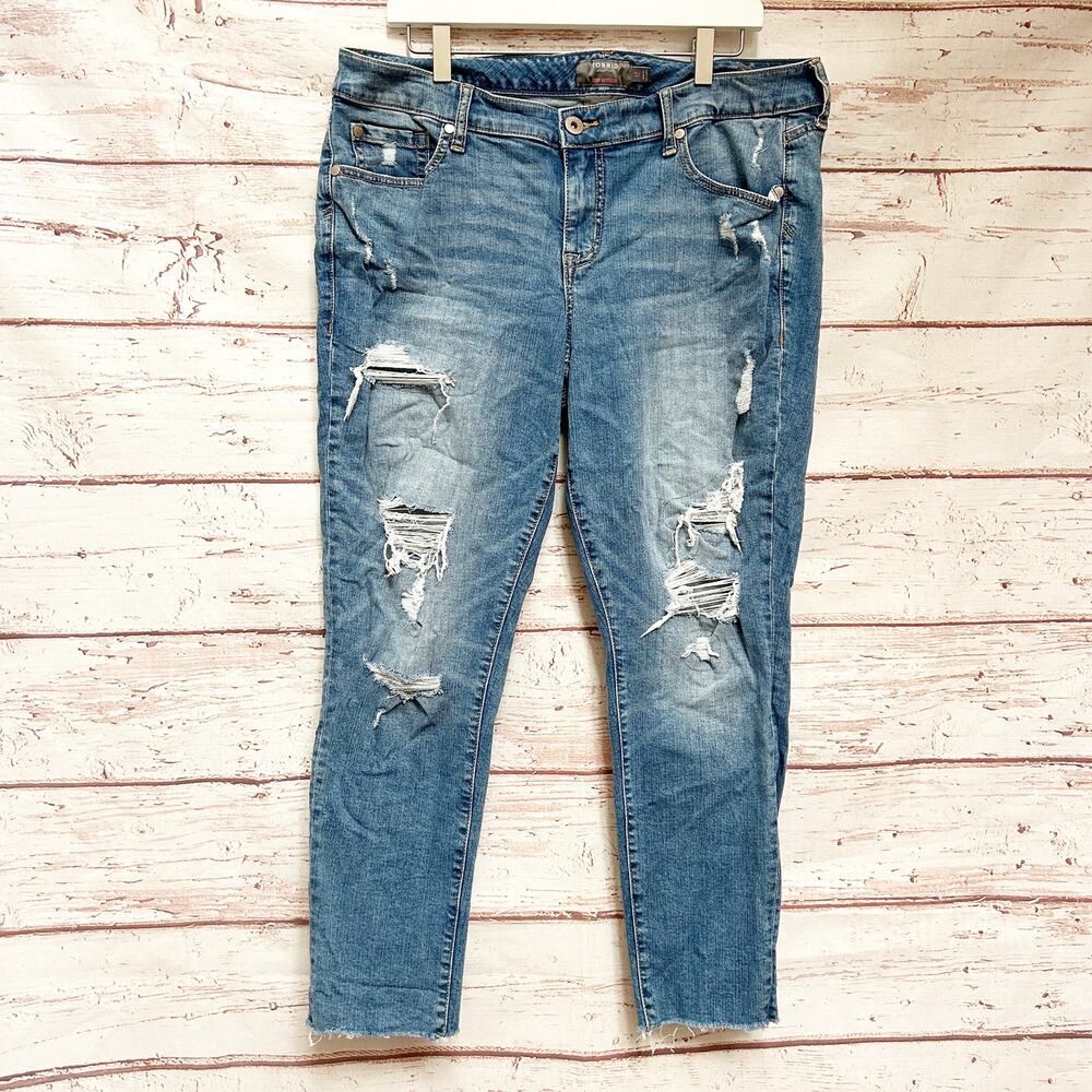 TORRID Crop Boyfriend Vintage Stretch Distressed Jeans Sz 12
